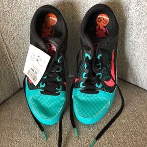 New Nike Track shoes size 5.5 with spikes
